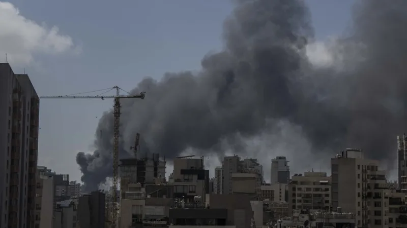 ישראל הודיעה כי השלימה את המצור על בינט ג'וביל שבדרום לבנון והחלה בכיבוש